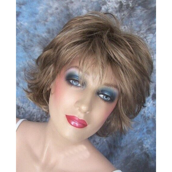 LEXY | Short Wig Golden Brown Light Blonde Choppy Layers Flipped Ends 