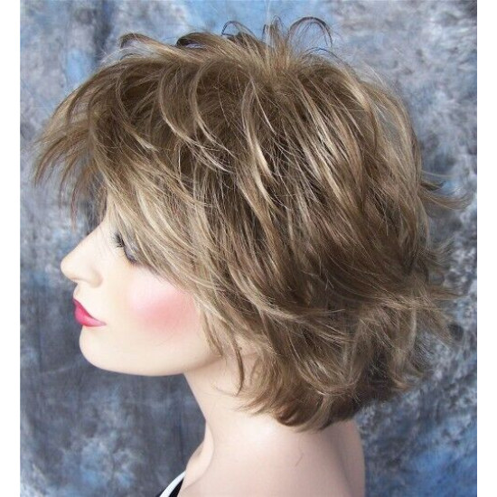 LEXY | Short Wig Golden Brown Light Blonde Choppy Layers Flipped Ends 