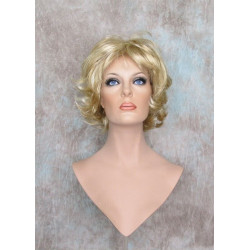 LEXY | Short Wig Golden Blonde Mix Choppy Layers Flipped Ends 