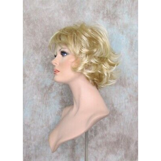 LEXY | Short Wig Golden Blonde Mix Choppy Layers Flipped Ends 