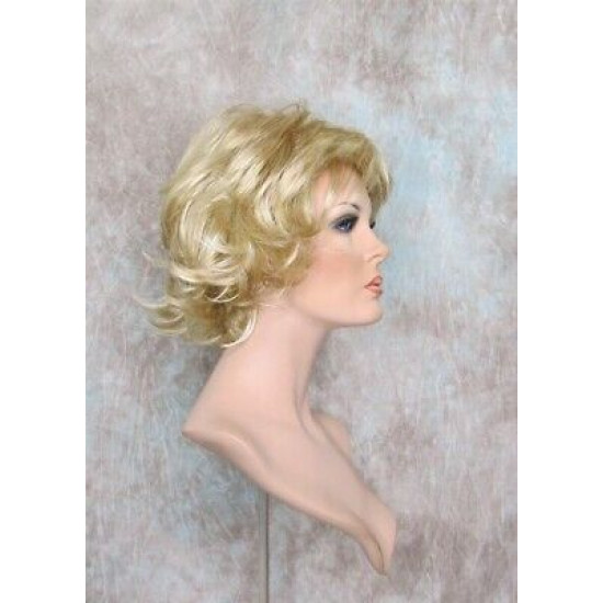 LEXY | Short Wig Golden Blonde Mix Choppy Layers Flipped Ends 