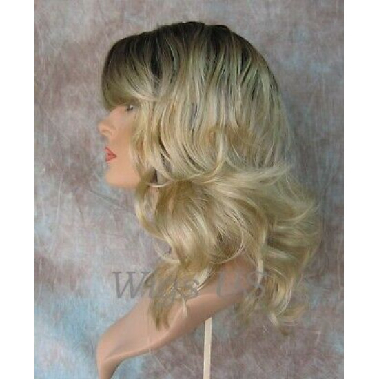 SHANIA | Champagne Blonde Long Soft Waves Wig Bangs Side Part 17" 
