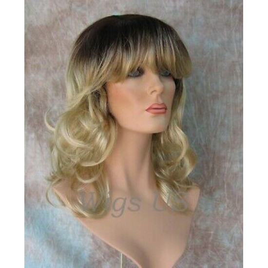 SHANIA | Champagne Blonde Long Soft Waves Wig Bangs Side Part 17" 