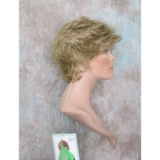 CHLOE | Medium Blonde Short Wig Stylish Cut Sleek Edges Euronext 
