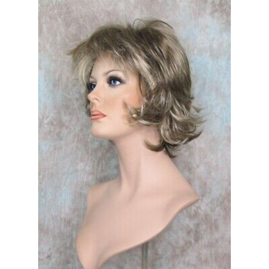 LEXY | Short Wig Ash Blonde Mix Choppy Layers Flipped Ends 
