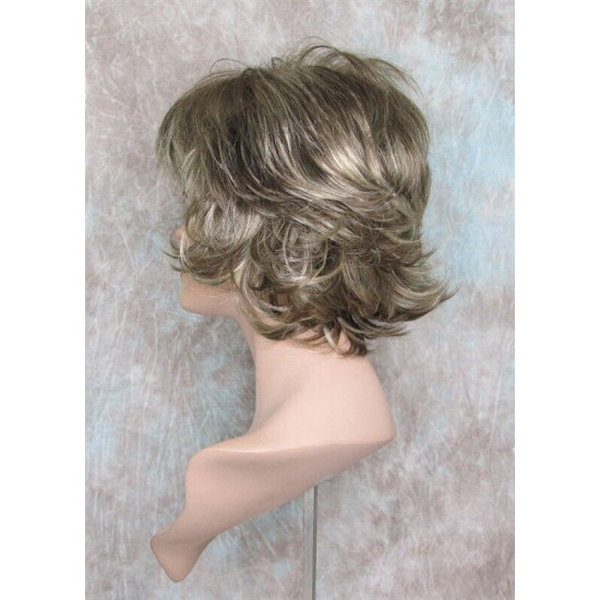 LEXY | Short Wig Ash Blonde Mix Choppy Layers Flipped Ends 