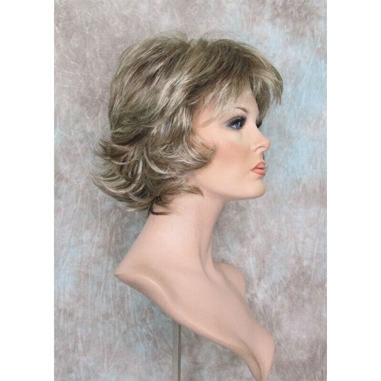 LEXY | Short Wig Ash Blonde Mix Choppy Layers Flipped Ends 