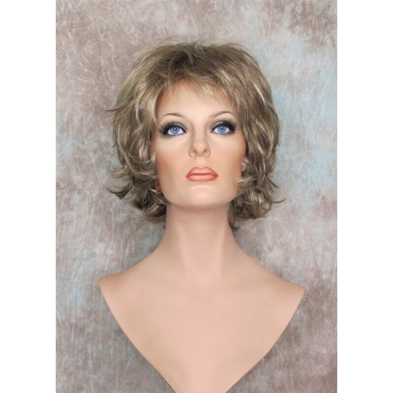 LEXY | Short Wig Ash Blonde Mix Choppy Layers Flipped Ends 