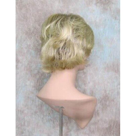 SWANNA | Champagne Rooted Short Wig Shorter Full Body Layers Bangs 